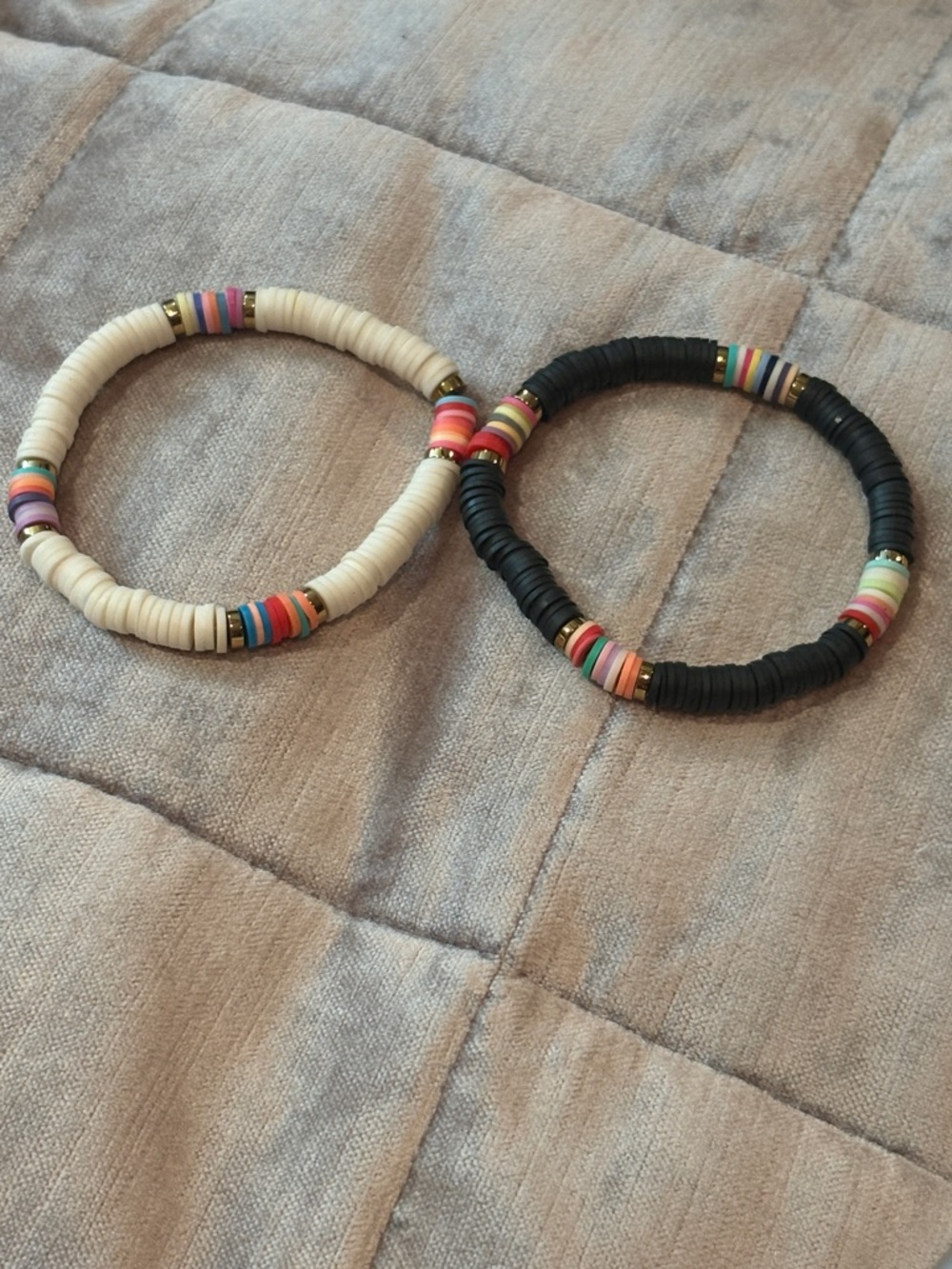 Stackable Black and White Disc Bead Bracelet Set Multicolor Accents Festival 7” - Picture 3 of 4